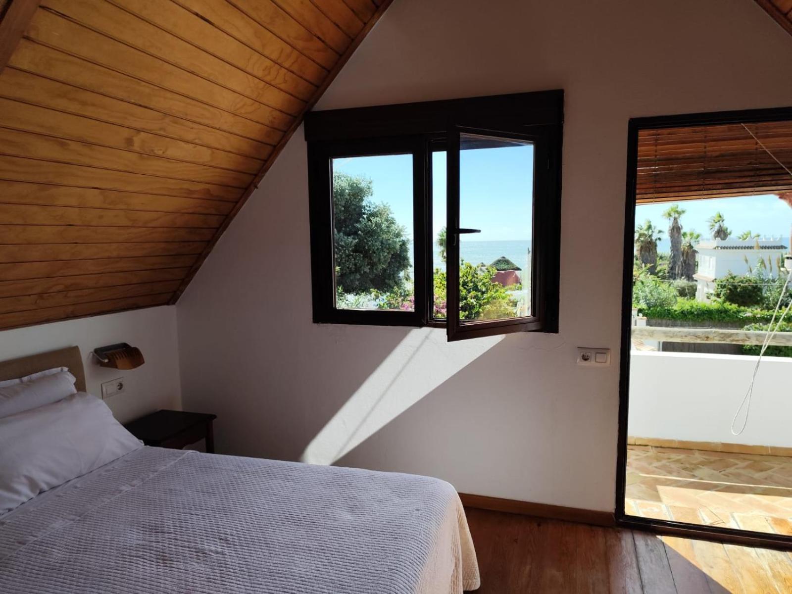 Affittacamere Casas La Pequena Lulu Los Canos De Meca Esterno foto